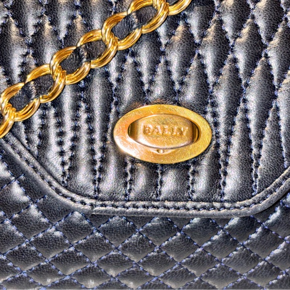Authentic Bally Leather Quilted Crossbody Handbag/Purse Gold Chainstrap Mint - Picture 2 of 15